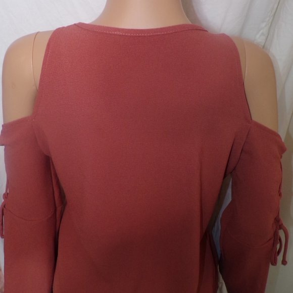 Salmon Color Deep -V Blouse (L) - Picture 10 of 12